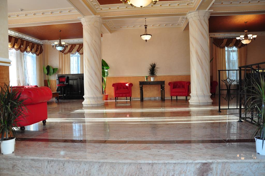 Vigo Grand Hotel Ploieşti Exteriör bild