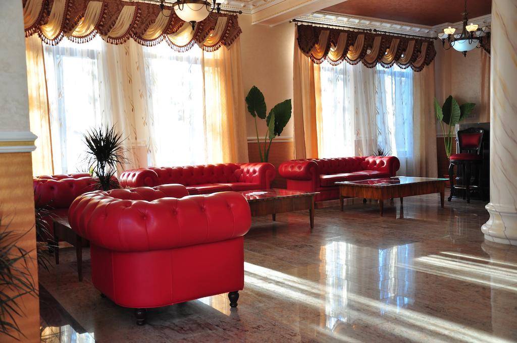 Vigo Grand Hotel Ploieşti Exteriör bild