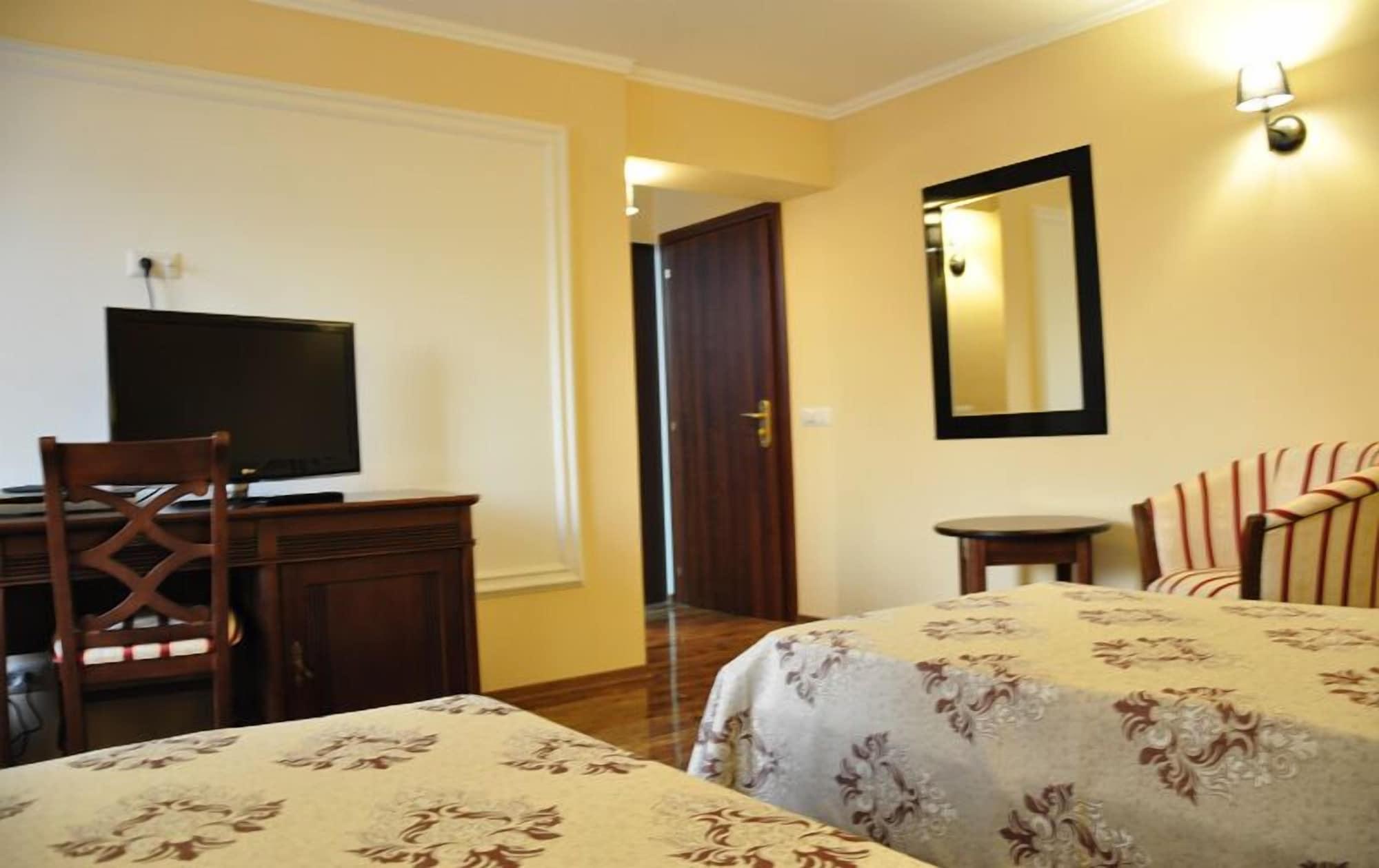 Vigo Grand Hotel Ploieşti Exteriör bild